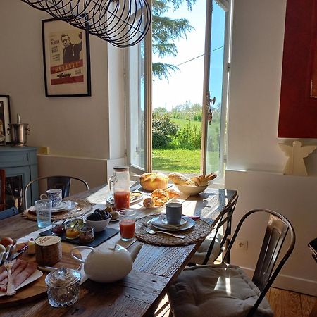 L' Embellie Sur Lot Bed and Breakfast Sainte-Livrade-sur-Lot Buitenkant foto